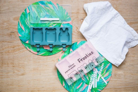 Silikonowe foremki do lodów We Might Be Tiny - Charcoal