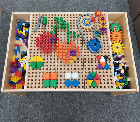 MASTERKIDZ Drewniany Stół Edukacyjny Stolik Top STEM WALL