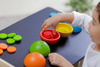 Sortuj i licz kolorowe żetony | Plan Toys®