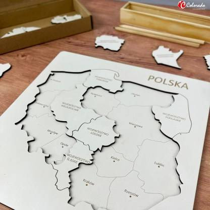 Drewniana mapa Polski województwa
