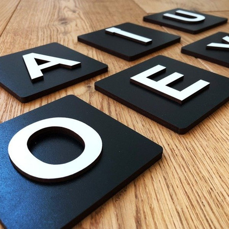 Samogłoski – Układanka Dwukolorowa