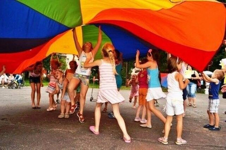 Tęczowa profesjonalna Chusta Animacyjna Akson 3m 24 uchwyty