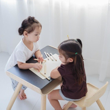 Meble dla dzieci: Stolik. Plan Toys