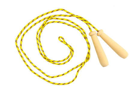 Skakanka sznurkowa z drewnianymi rączkami Akson - Żółta