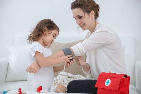 Drewniany zestaw małego lekarza, Plan Toys 3451