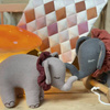 Słonik z dzianiny do ciągnięcia, Rosalie | Egmont Toys®