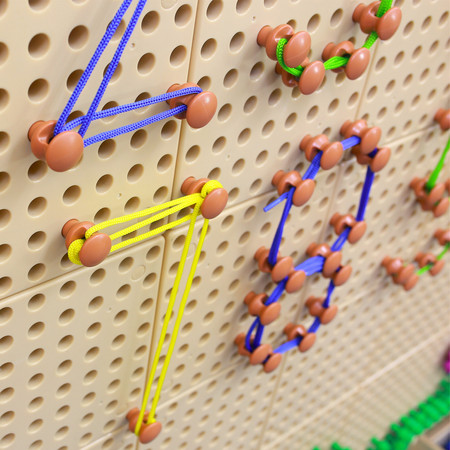 Zestaw Kołeczki i Sznurki - Tablica Naukowo-Kreatywna Masterkidz 260 Elementów