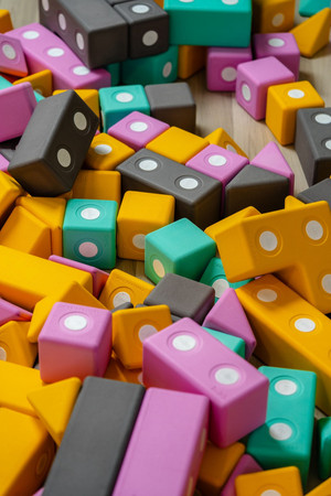 Duże klocki piankowe magnetyczne TUKI MIDI 50 elementów