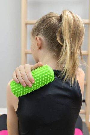 Wałek prosty do masażu i rehabilitacji czerwony