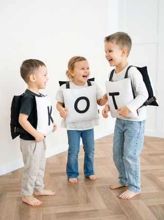 Gra słowna poduszki Literki zespołowa weselna zestaw 4 szt.