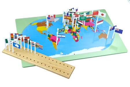 Mapa Świata z flagami