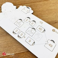 Mnożenie na palcach powyżej 5 - chłopczyk