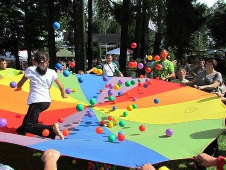 Tęczowa profesjonalna Chusta Animacyjna Akson 3m 24 uchwyty