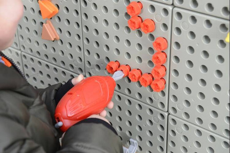 Zestaw Narzędzia Z Wkrętarką 8 Elementów - Tablica Naukowo-Kreatywna Masterkidz STEM