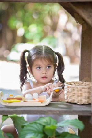 Śniadanie na tacy - drewniany zestaw do zabawy