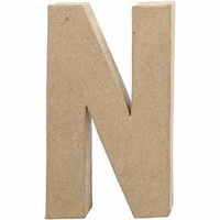 Duża litera "N" z papier-mache