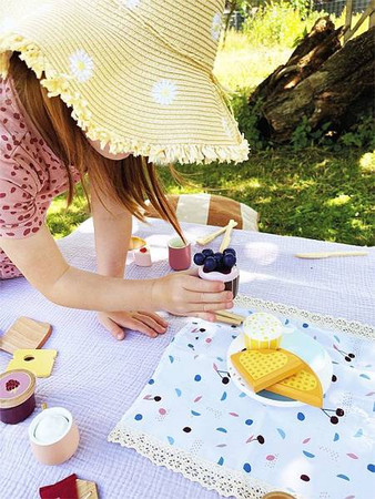 Wiklinowy kosz piknikowy dla dzieci Tasty Small Foot 12325