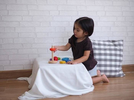 Tęczowa wieża, nakładanka