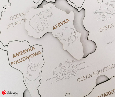 Drewniana mapa Świata kontynenty i oceany