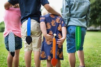 Buiten Speel, Ogonki Przypinki