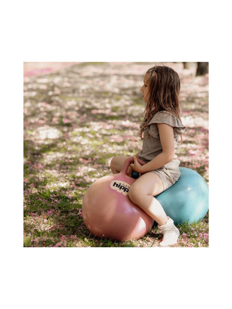 Piłka do skakania z uchwytem 45 cm Find that Hippo - Różowa