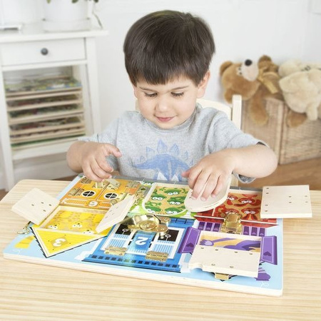 Drewniana tablica manipulacyjna z zamkami Melissa and Doug