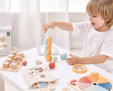 VIGA Zestaw Zabawek Edukacyjnych "Free Spirits" Pudełko Box od 36 miesiąca