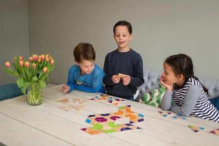 Buiten Speel, Domino drewniane Trójkąty