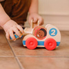 Dwa drewniane samochodziki wyścigowe GO Tots Melissa and Doug