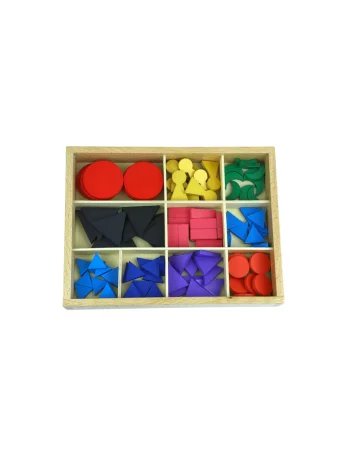 Drewniane symbole gramatyczne w pudełku