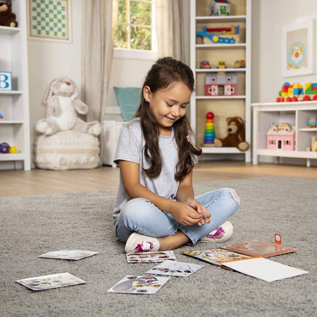 Książeczka z naklejkami wielokrotnego użytku Miny na twarzy Safari Melissa & Doug