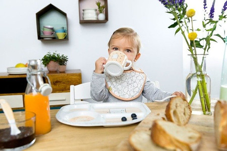 Lassig Śliniak bawełniany wodoodporny 0m+ Little Spookies Peach