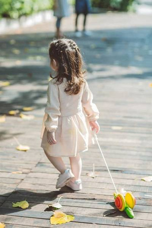 Drewniany ślimak do ciągnięcia, Plan Toys®