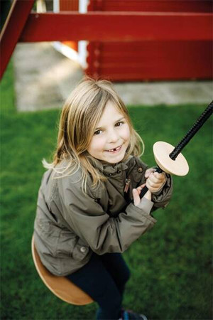 Lina do wspinaczki z huśtawką 2w1 huśtawka ogrodowa dysk 12406 Small Foot zabawy w plenerze