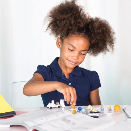 S663616 Układ Słoneczny. Planety i Słońce. Zestaw Figurek Safari Ltd.