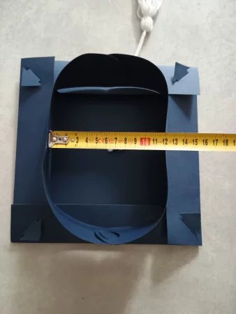 Biret na pasowanie ucznia matowy granatowy z białym chwostem