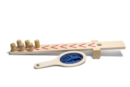 BS Toys, Drewniana wyrzutnia XL 70 cm z korkowymi kulami