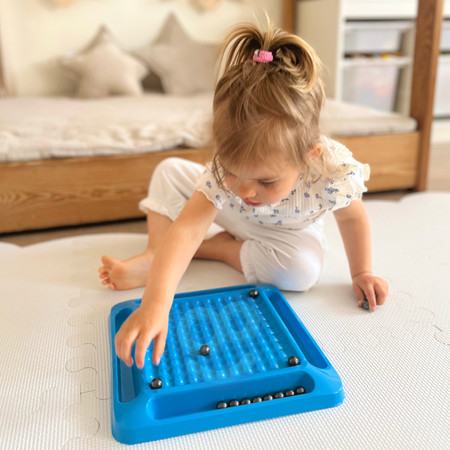 Gra strategiczna Magnetyczne Kulki z planszą