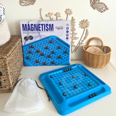 Gra strategiczna Magnetyczne Kulki z planszą
