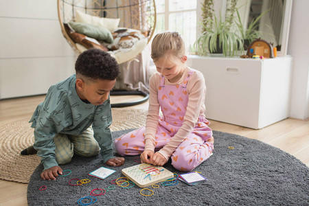 BS Toys, drewniana tablica manipulacyjna Geoplan