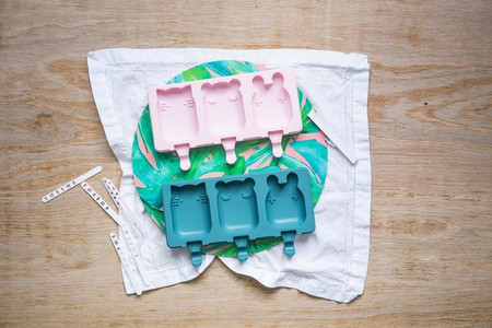 Silikonowe foremki do lodów We Might Be Tiny - Yellow