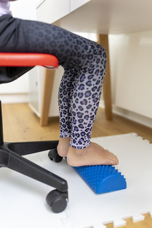 Półwałek do masażu sensoryczny z kolcami Czarny