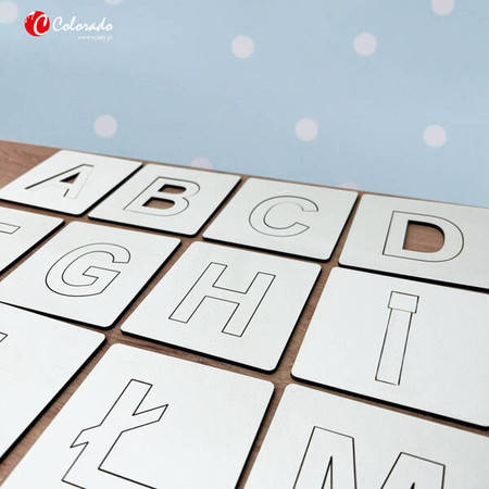 Alfabet - drewniana układanka i szablon do odrysowywania 2w1