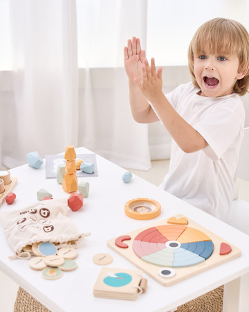 VIGA Zestaw Zabawek Edukacyjnych "Free Spirits" Pudełko Box od 36 miesiąca