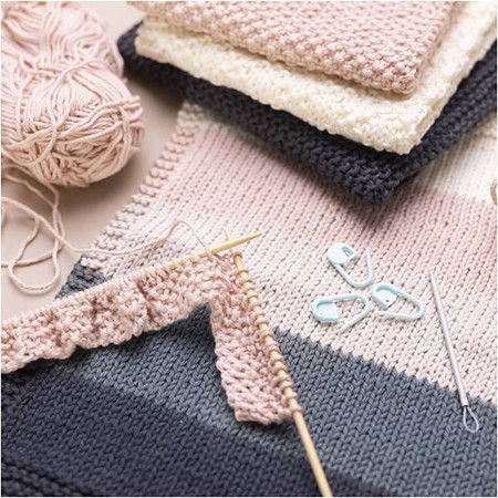 Zestaw do robienia na drutach z włóczką