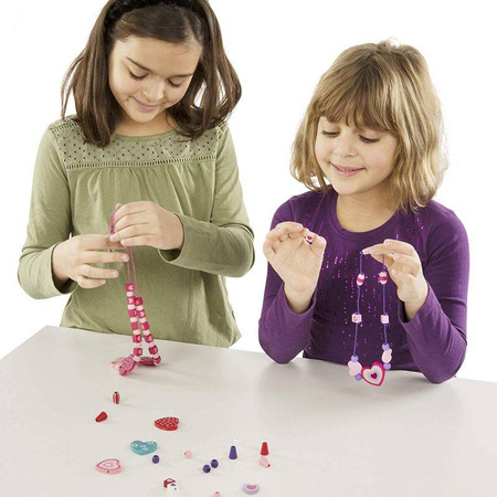 Zestaw drewnianych koralików Serduszka Melissa&Doug