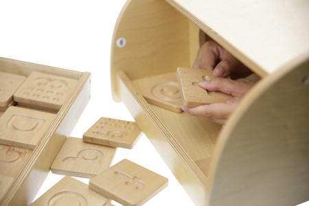 Zabawka Sensoryczna Rozpoznaj Dotykiem Literki Cyfry Kształty Masterkidz