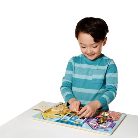 Drewniana tablica manipulacyjna z zamkami Melissa and Doug