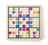 Drewniane sudoku z kolorowymi cyferkami