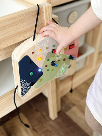 Tablica manipulacyjna Światło LED i przełączniki Montessori Small Foot 12623 Tablica sensoryczna